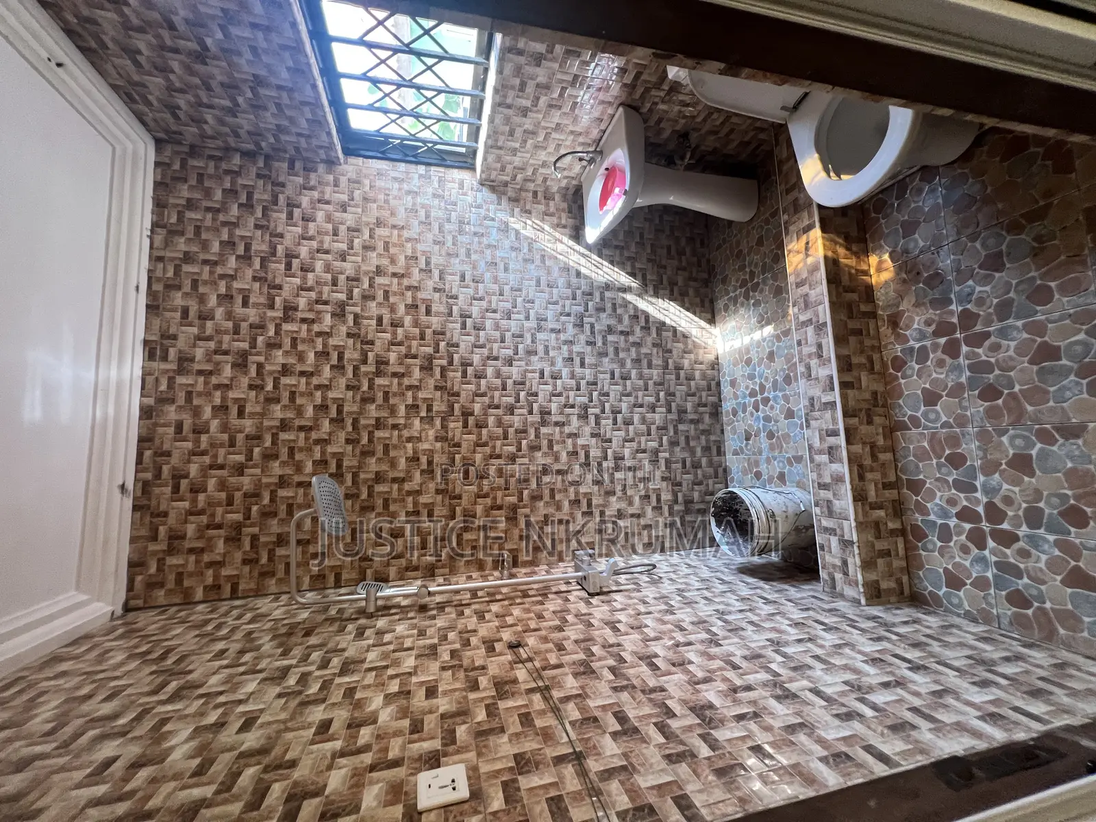 3bdrm Apartment in Mr Justice Estate, Bortiano for rent