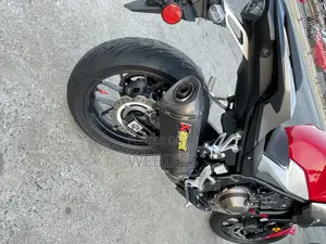 Honda CB 2021 Red