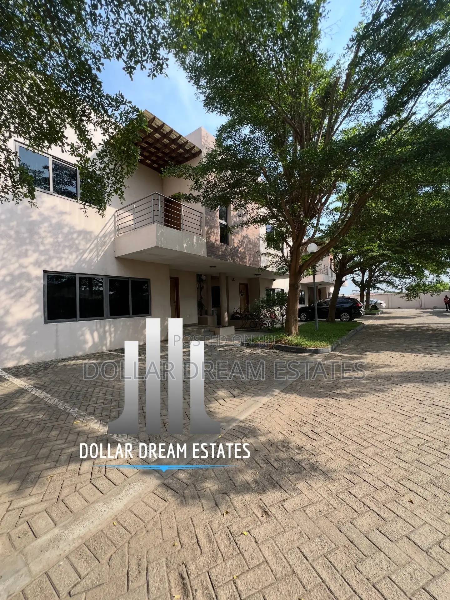 3bdrm Townhouse / Terrace in East Legon for rent