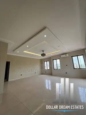 3bdrm Apartment in Old Ashomang for rent