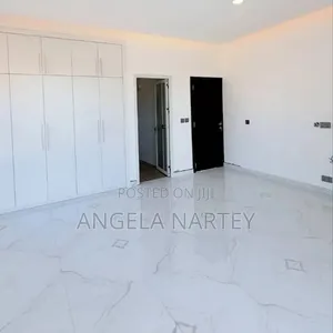 4bdrm House in Sakumono Estates for sale