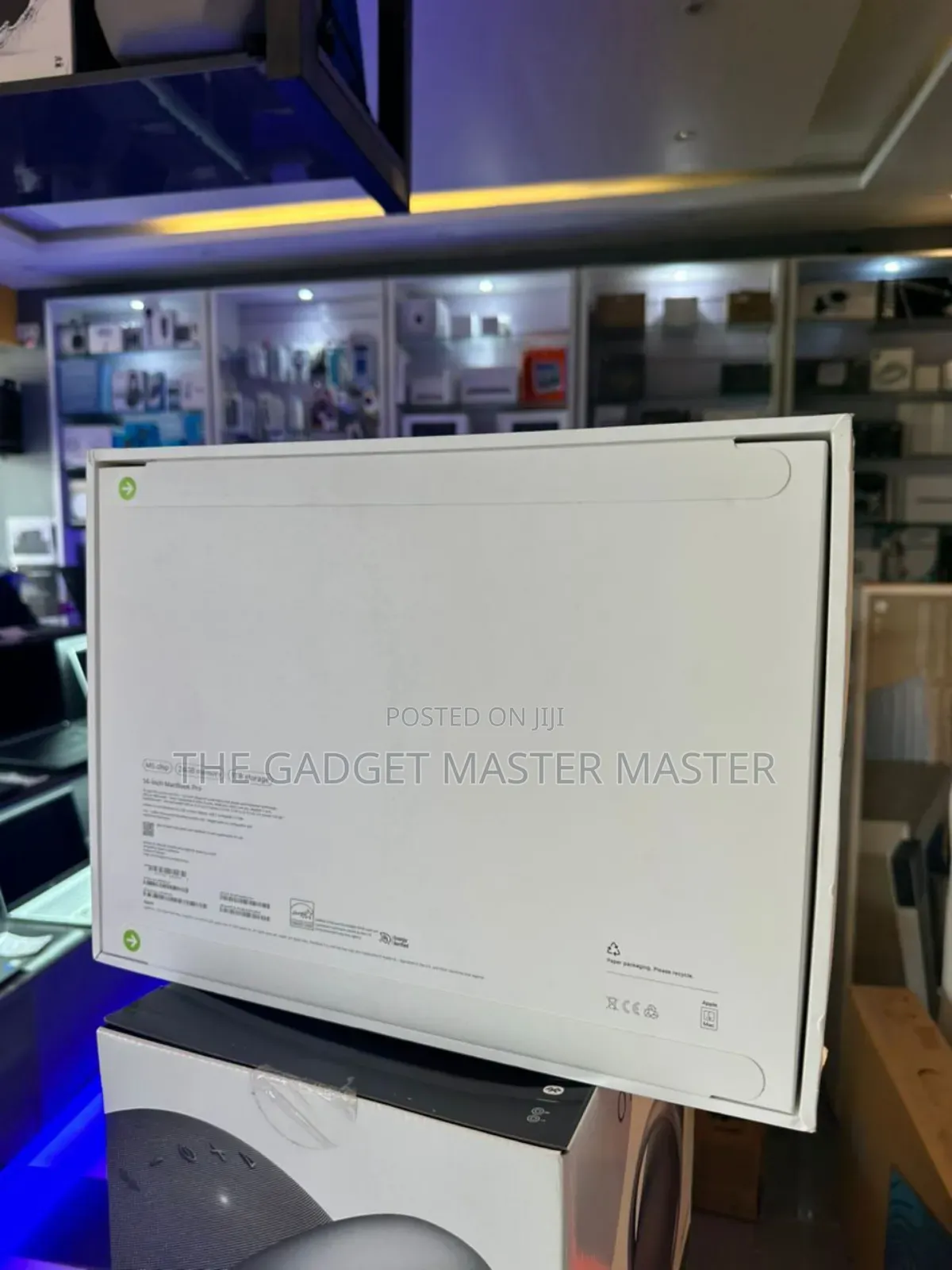 New Laptop Apple Macbook Pro 2025 M5 14-inch 24GB Apple M5 SSD 1T
