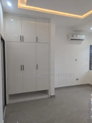 2bdrm Apartment in Lake Side Estate for rent