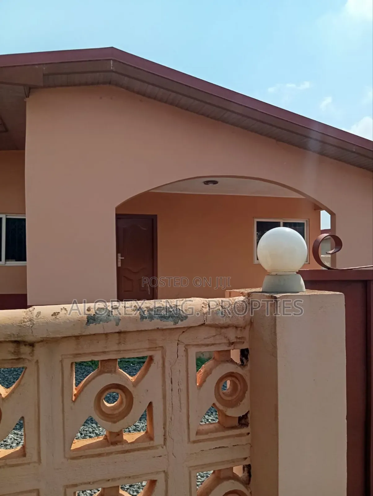 3bdrm House in Amanfro, Adenta for rent