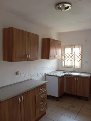 3bdrm House in Amanfro, Adenta for rent