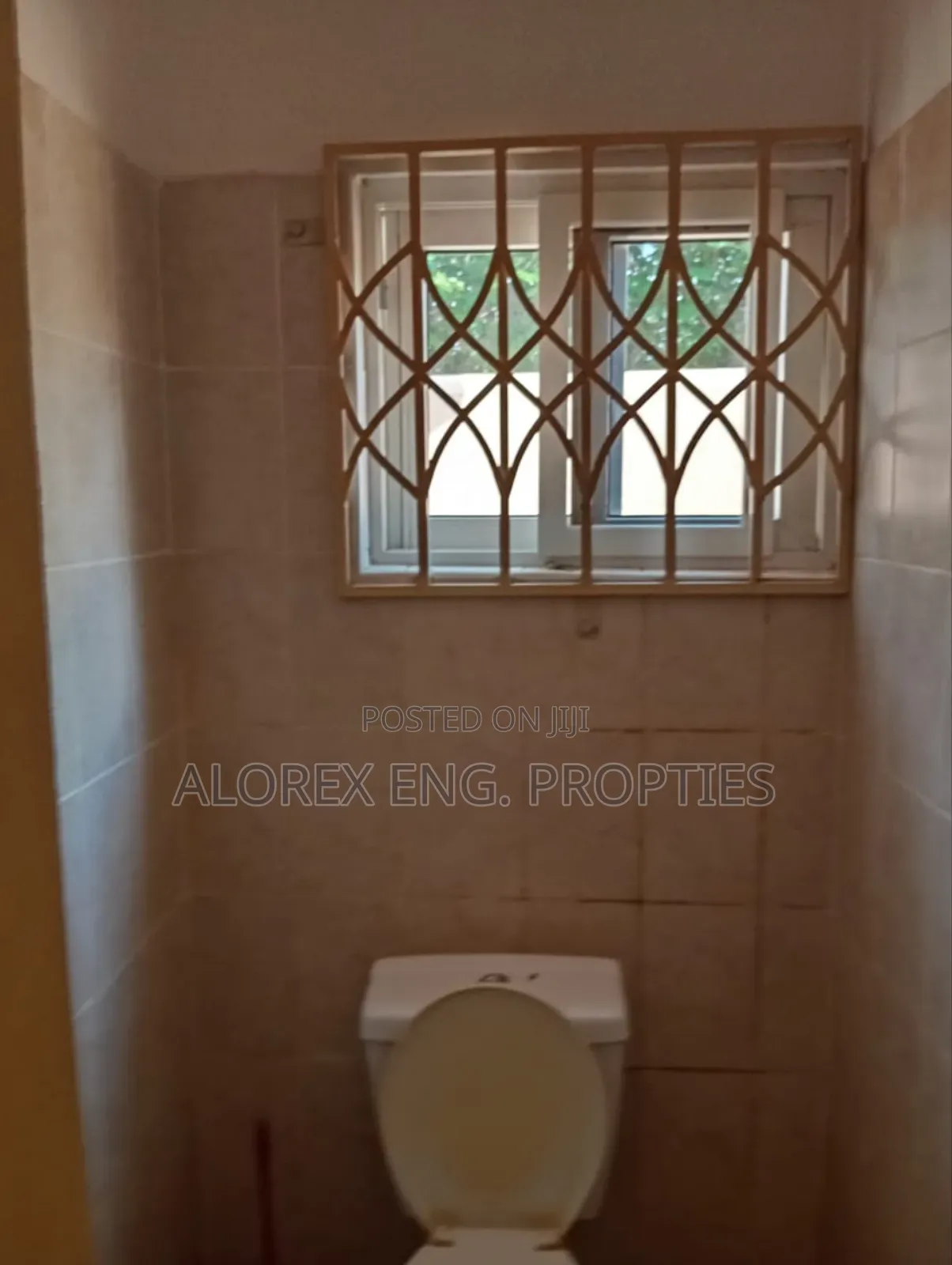 3bdrm House in Amanfro, Adenta for rent