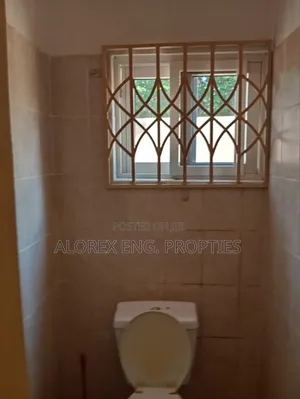 3bdrm House in Amanfro, Adenta for rent
