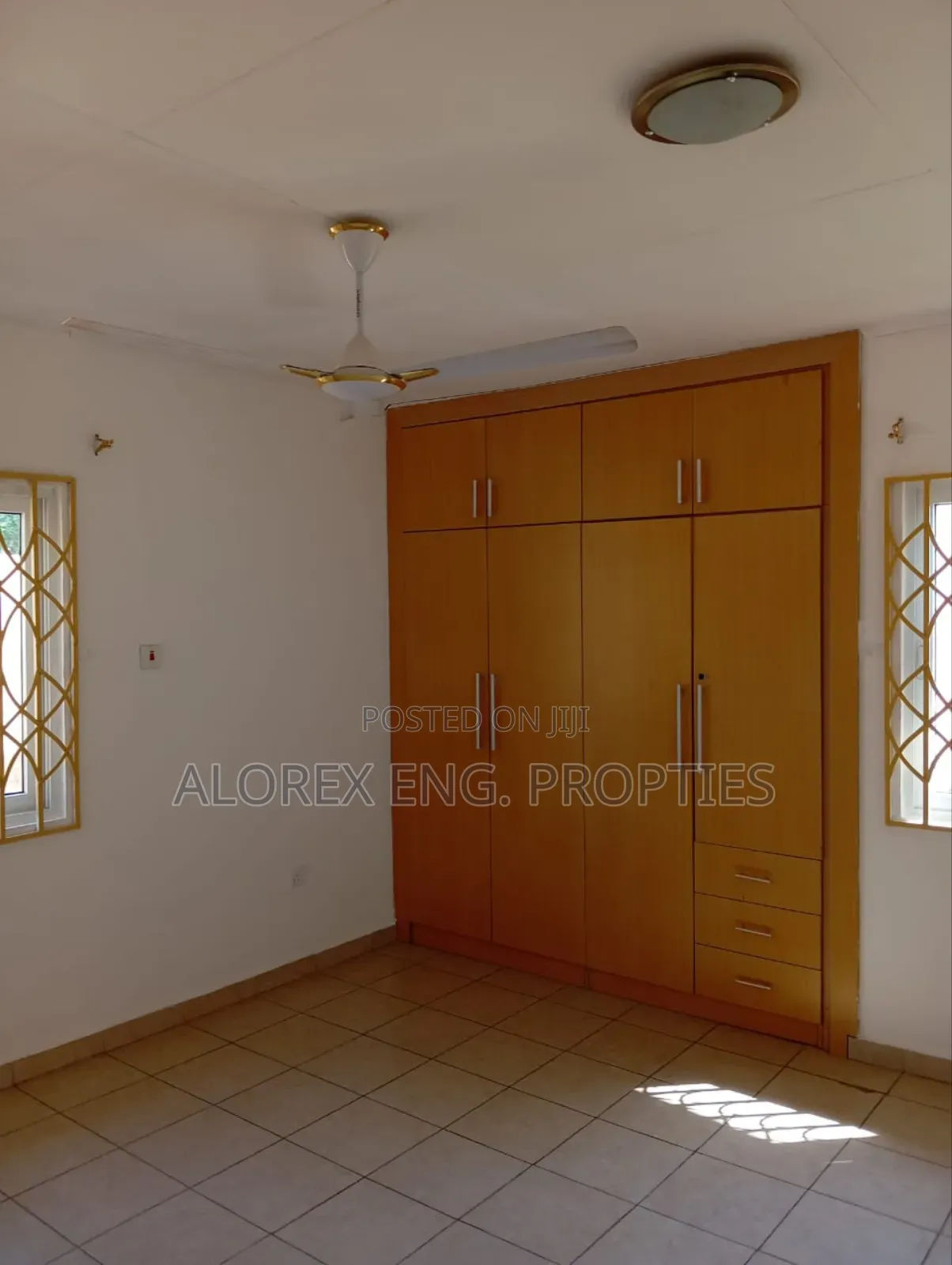 3bdrm House in Amanfro, Adenta for rent
