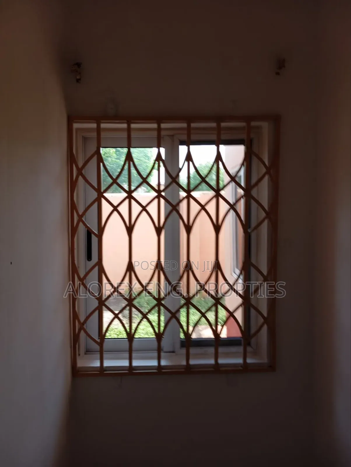3bdrm House in Amanfro, Adenta for rent