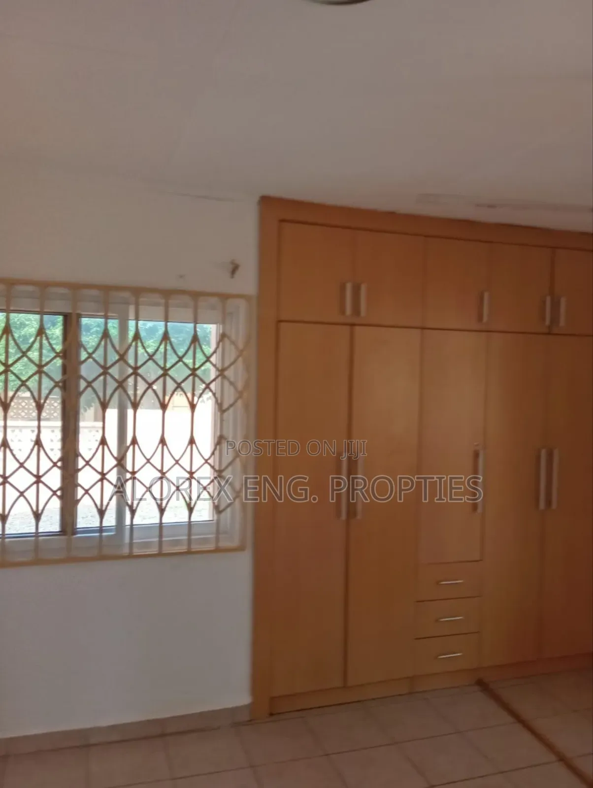 3bdrm House in Amanfro, Adenta for rent