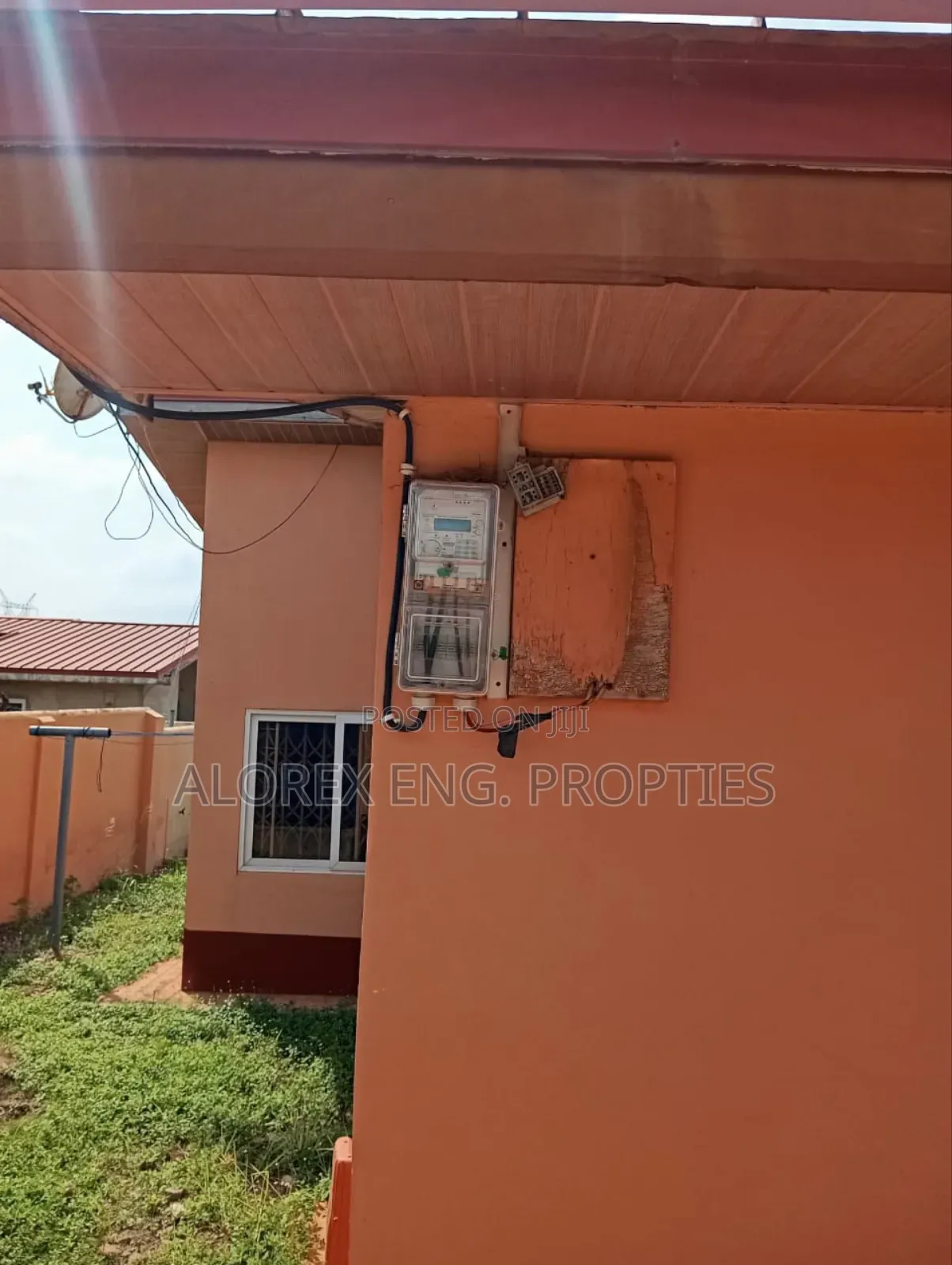 3bdrm House in Amanfro, Adenta for rent
