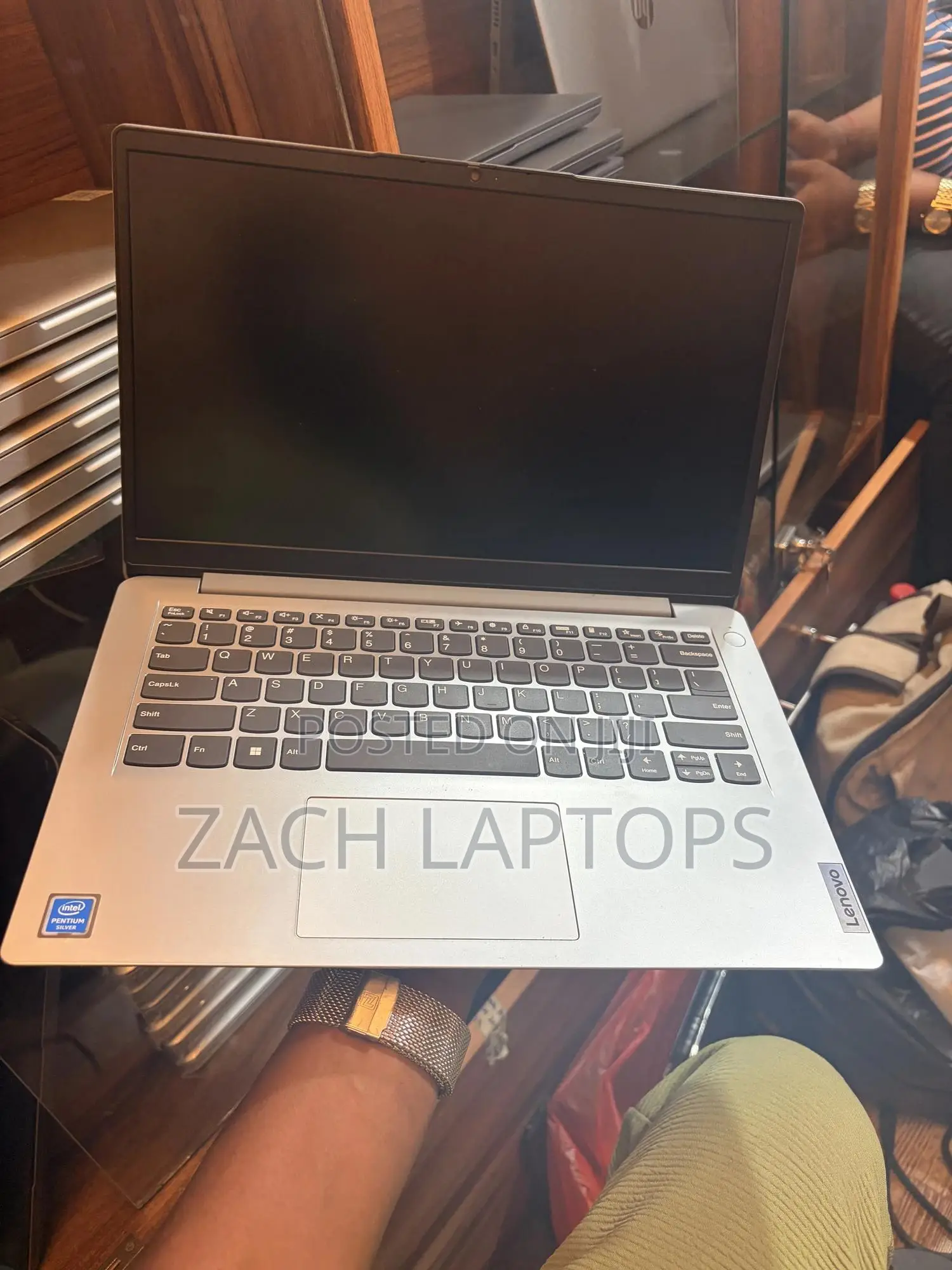 Laptop Lenovo 4GB Intel SSD 128GB