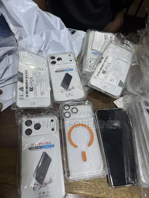 17 Pro Max Transparent Cover