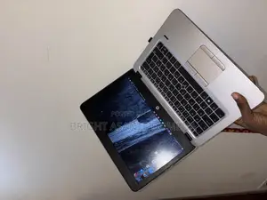 Laptop HP EliteBook 820 G3 8GB Intel Core I5 HDD 500GB