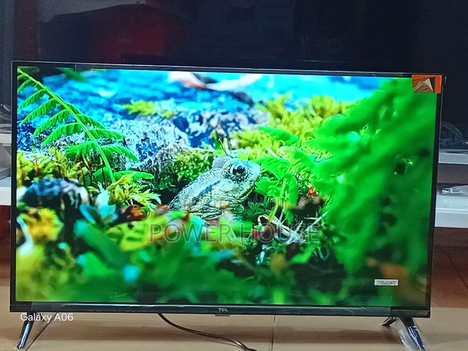 TCL 32" Smart Tv With Sharp Display