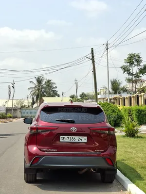 Toyota Highlander XLE AWD 2023 Red