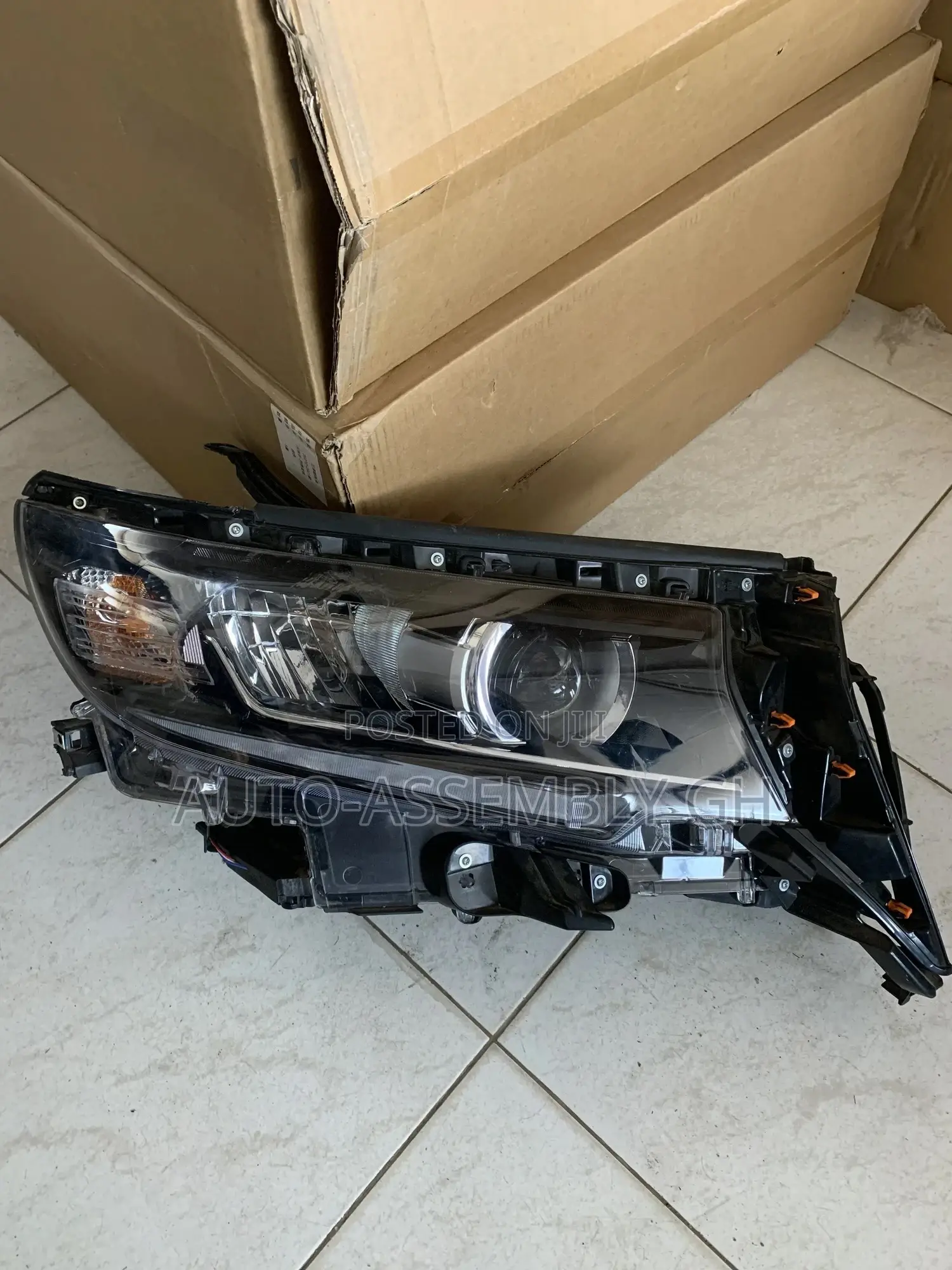 Land Cruiser Prado Headlight PAIR 2018,2019,2020,2021,2022
