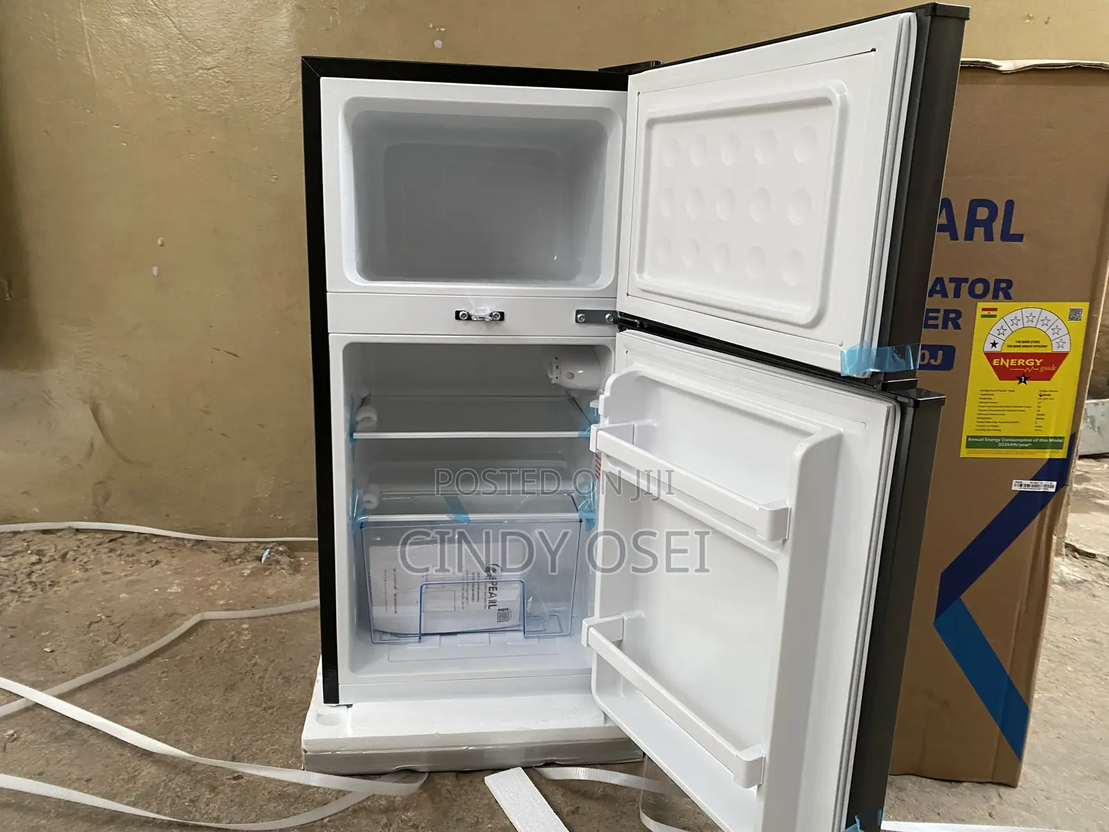 Pearl Pf-90t-10j Table Top Double Door Fridge