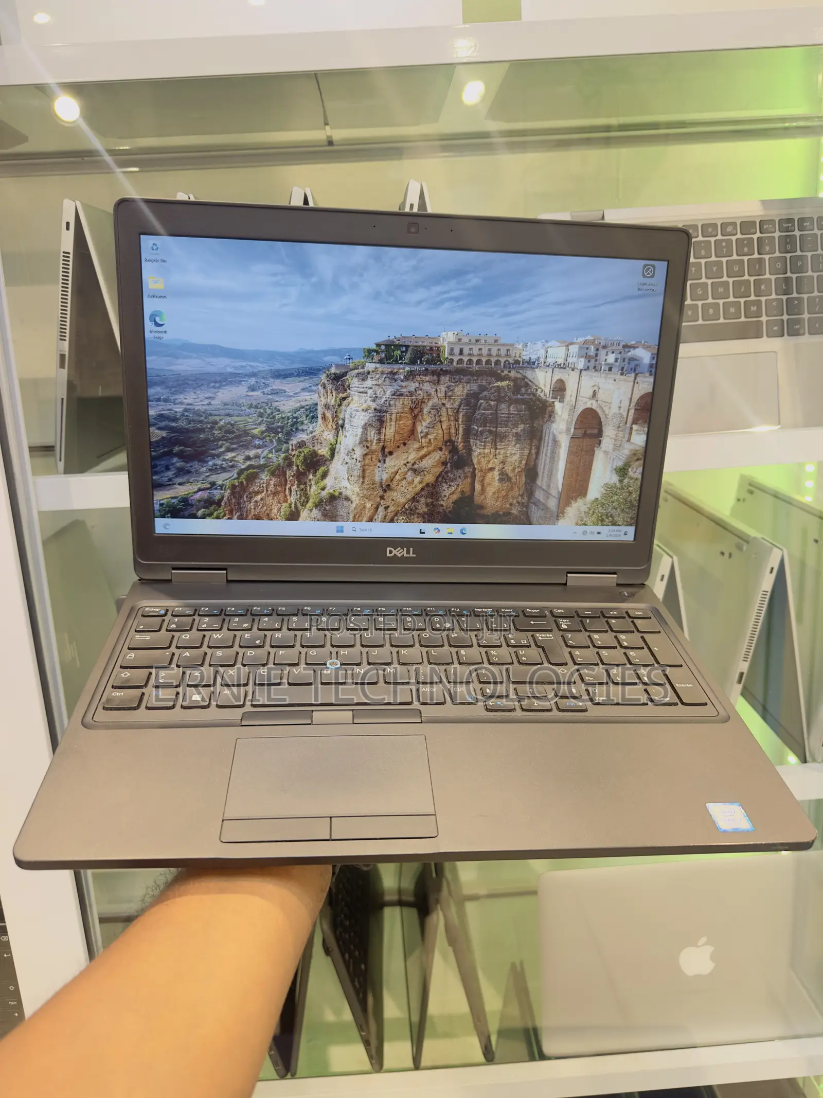 Laptop Dell Latitude 5590 8GB Intel Core i7 SSD 256GB