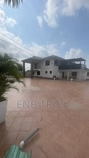 5bdrm Mansion in Amasaman Kasoa Road for sale