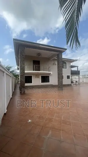 5bdrm Mansion in Amasaman Kasoa Road for sale
