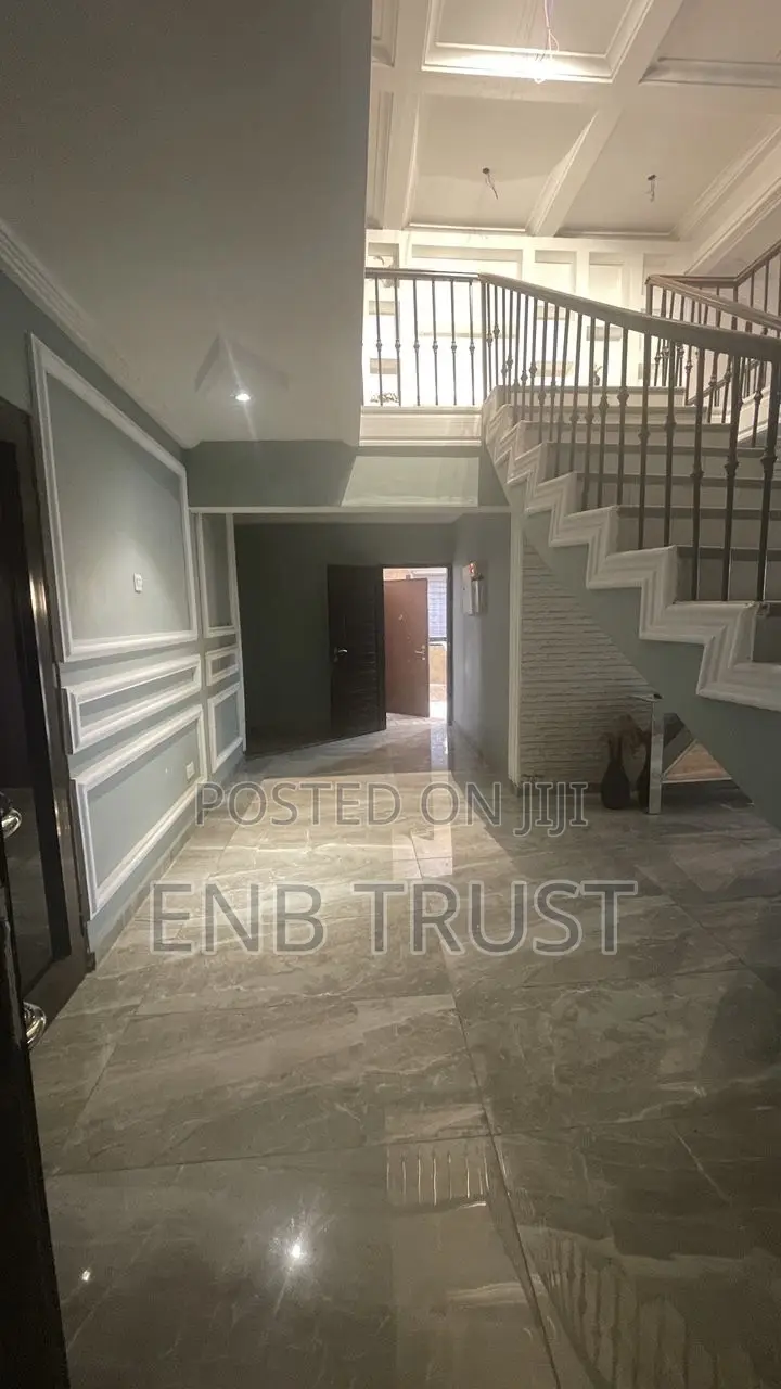 5bdrm Mansion in Amasaman Kasoa Road for sale