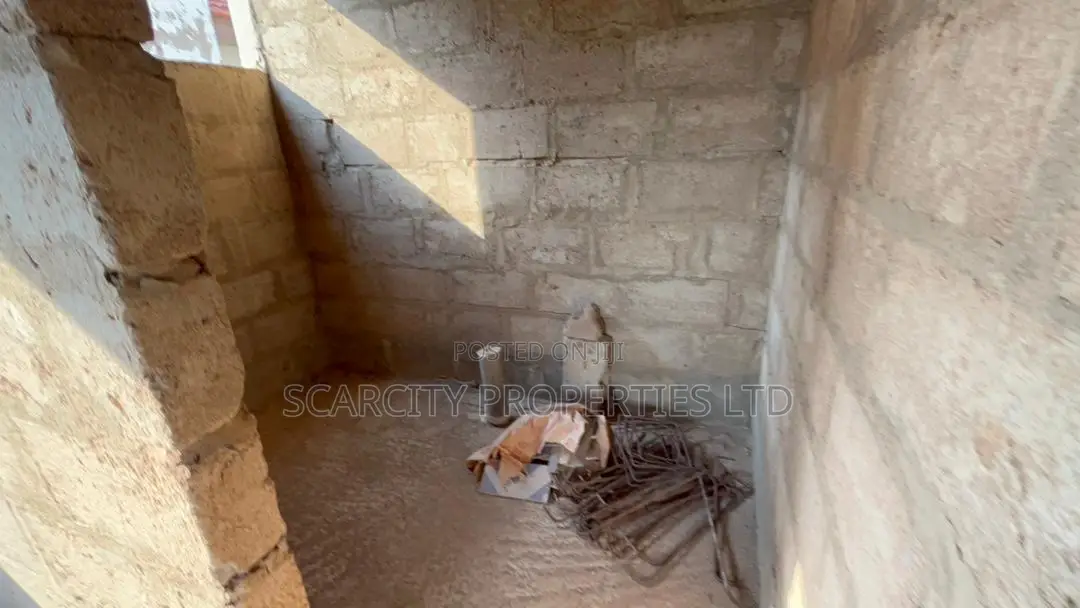 6bdrm House in Oyarifa for sale