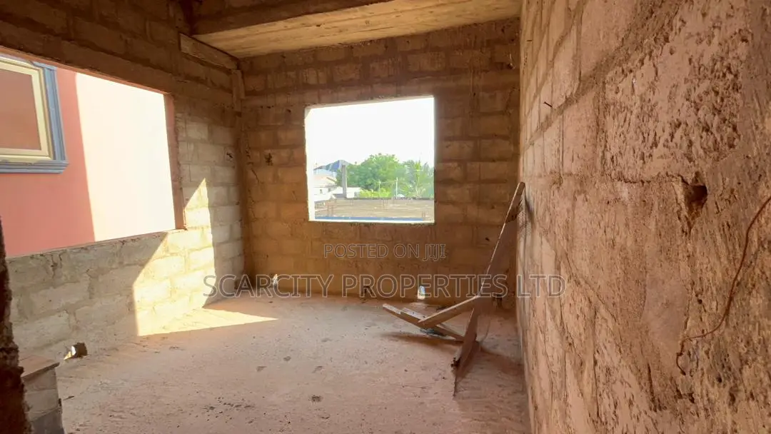 6bdrm House in Oyarifa for sale