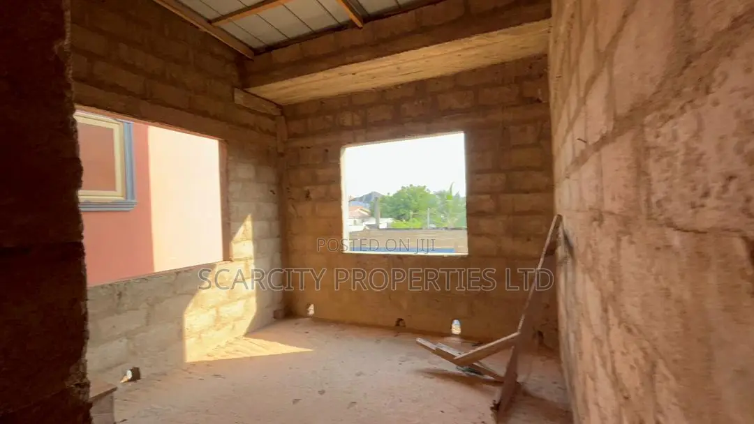 6bdrm House in Oyarifa for sale