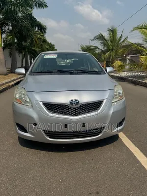 Toyota Belta 2011 Silver