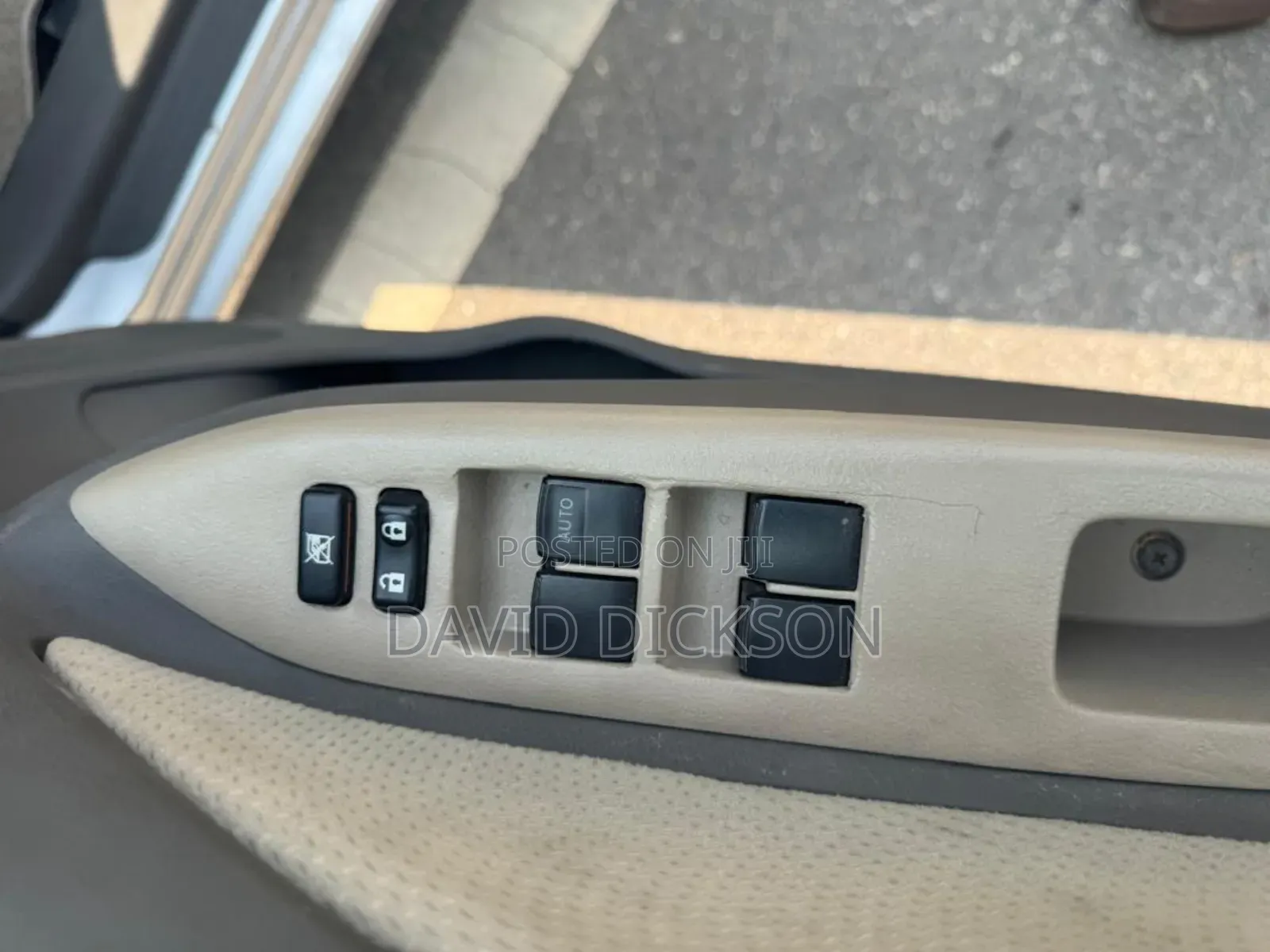 Toyota Belta 2011 Silver