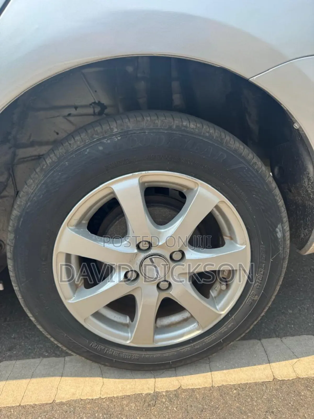 Toyota Belta 2011 Silver