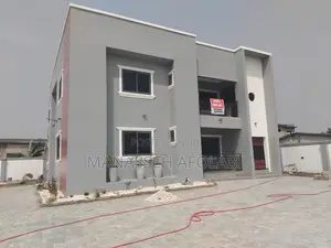 6bdrm House in Mellinium City, Kasoa for sale