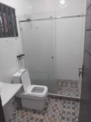 6bdrm House in Mellinium City, Kasoa for sale