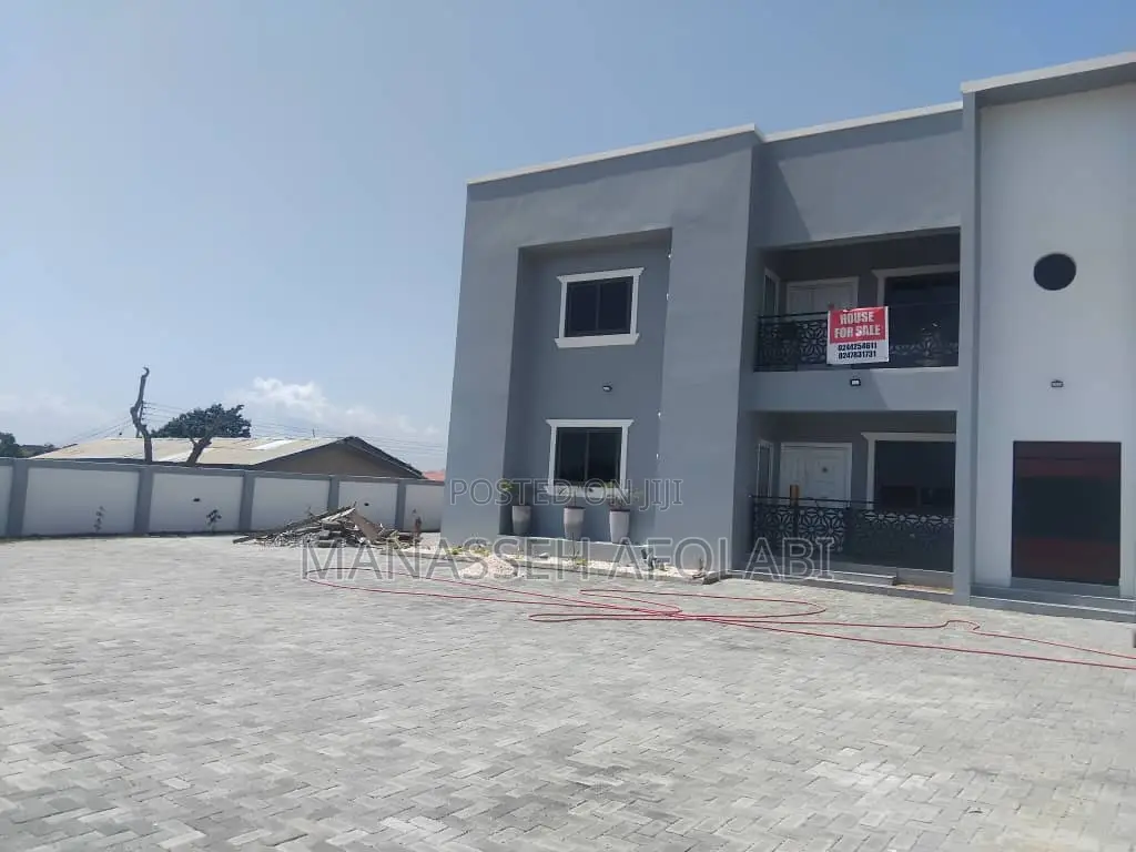 6bdrm House in Mellinium City, Kasoa for sale