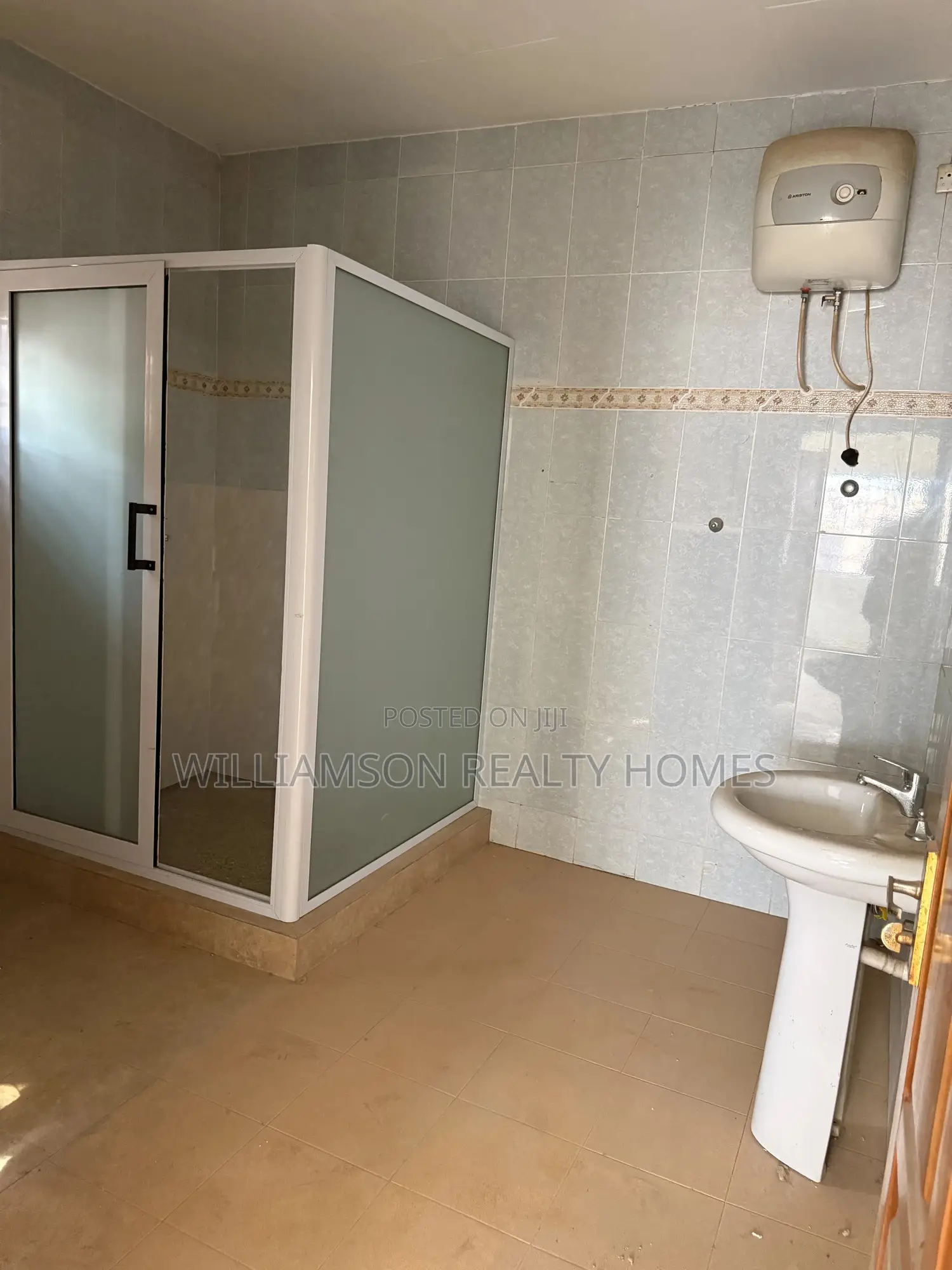 4bdrm House in Community 18 Area, Spintex for rent