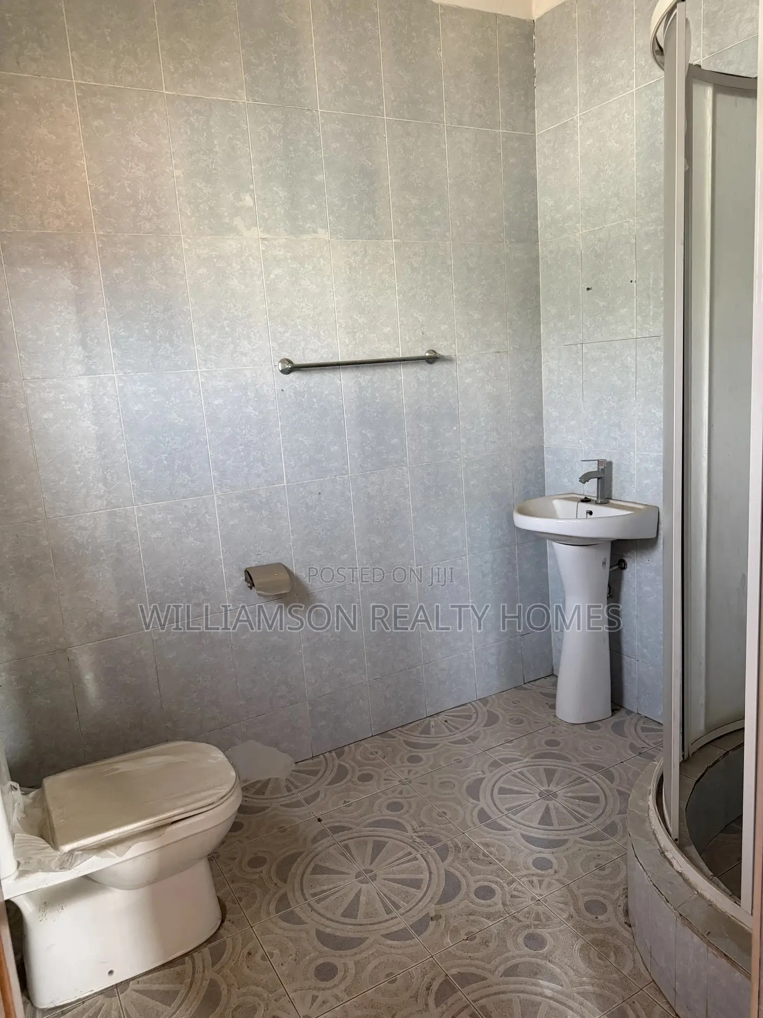 4bdrm House in Community 18 Area, Spintex for rent