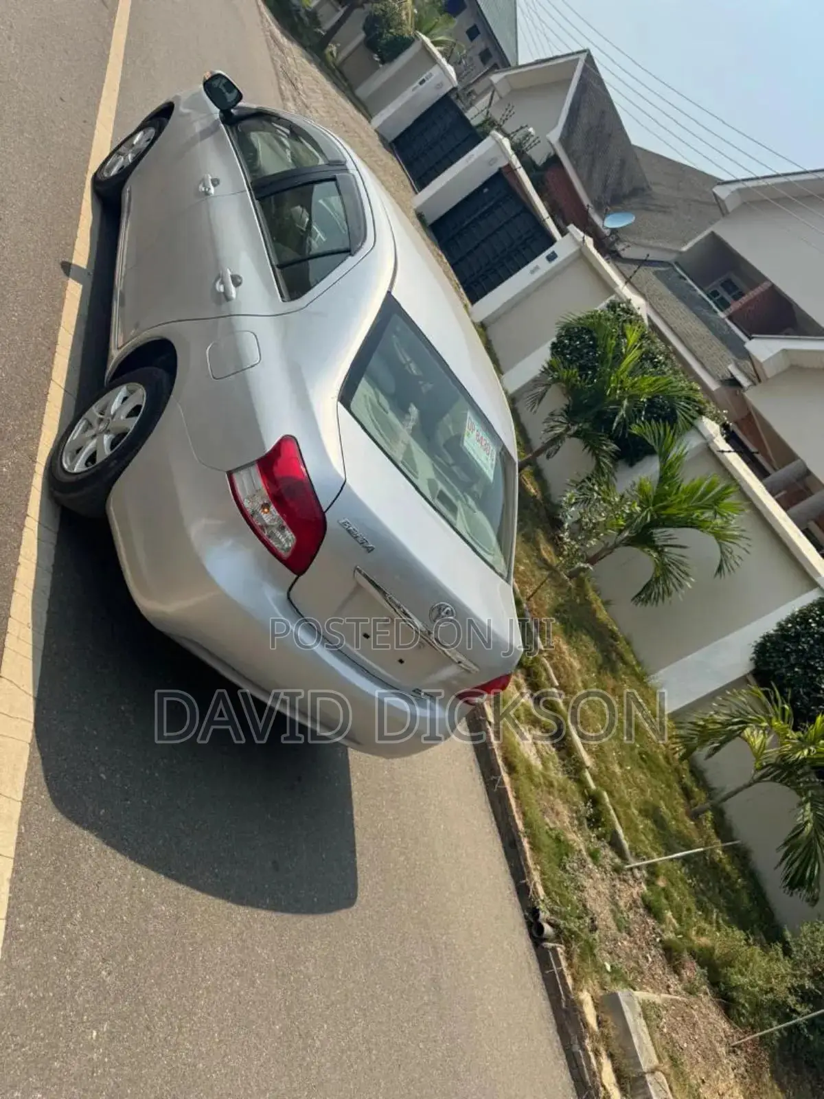 Toyota Belta 2011 Silver