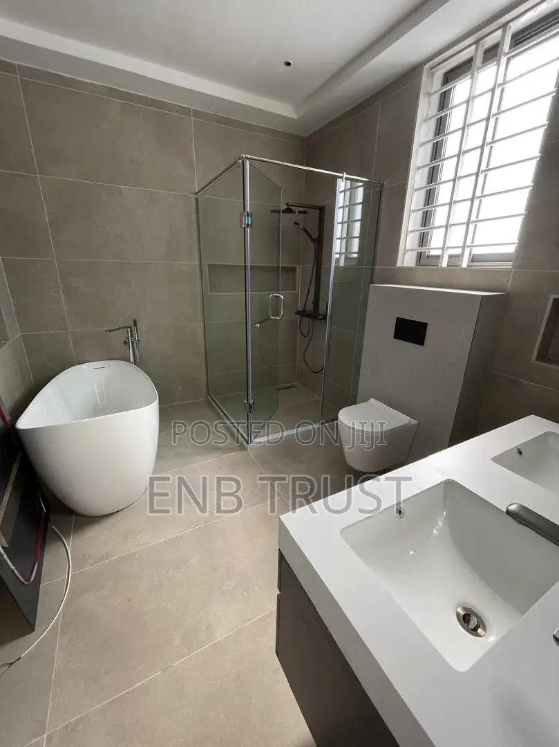 4bdrm House in Franko Estate, Ga East Municipal for sale