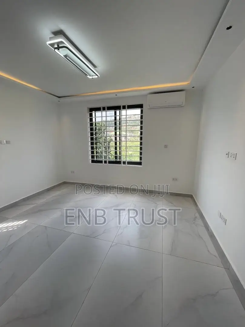 4bdrm House in Franko Estate, Ga East Municipal for sale