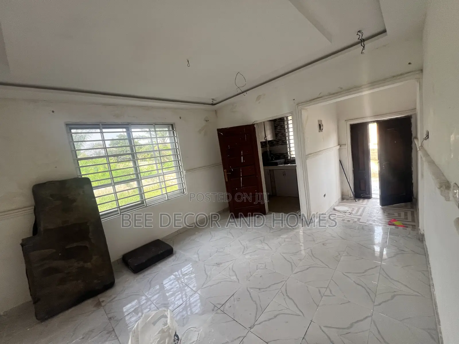 1bdrm Room & Parlour in Bee Decor & Homes, Old Ashomang for rent