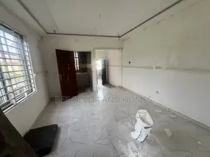 1bdrm Room & Parlour in Bee Decor & Homes, Old Ashomang for rent