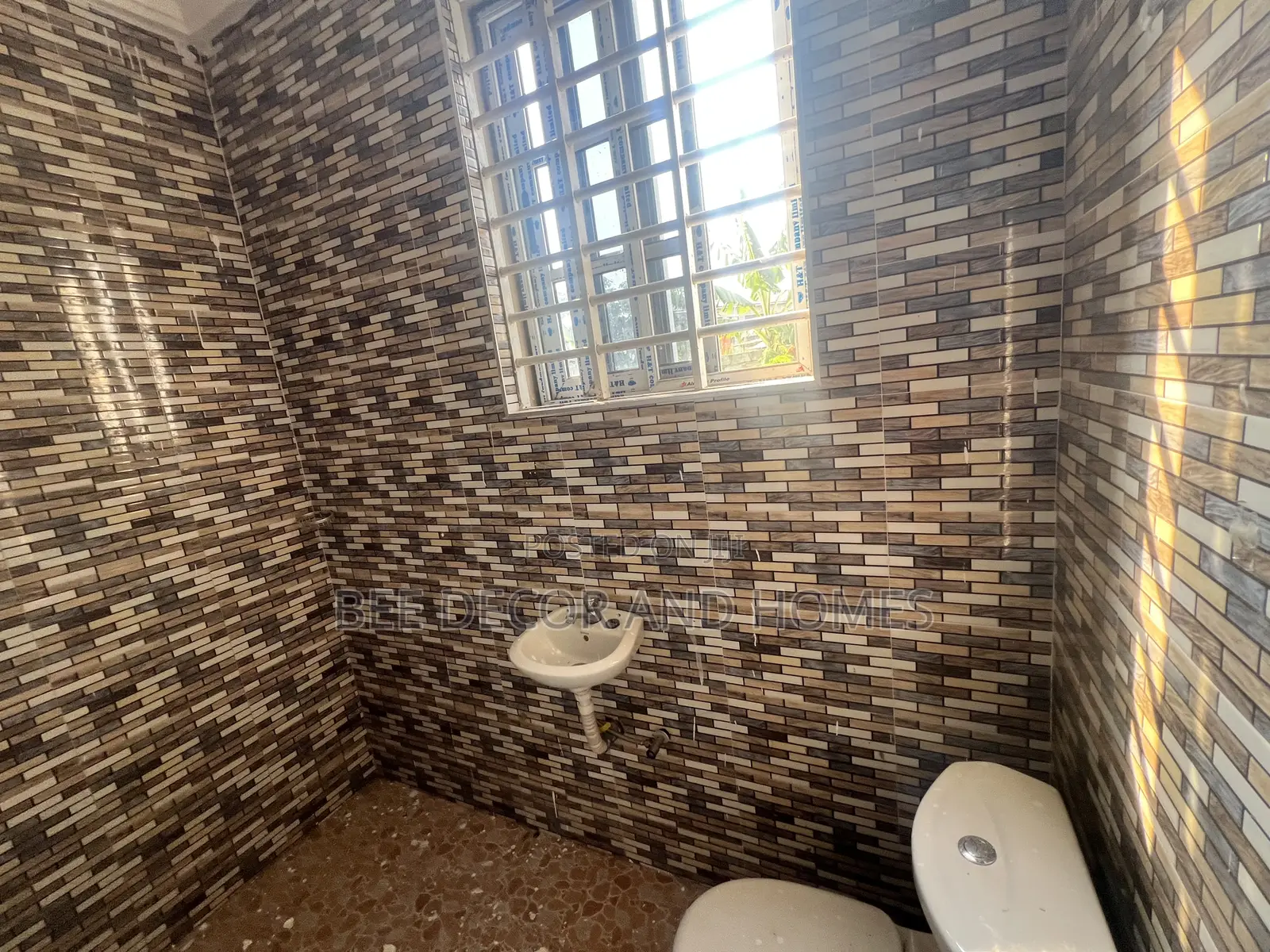 1bdrm Room & Parlour in Bee Decor & Homes, Old Ashomang for rent