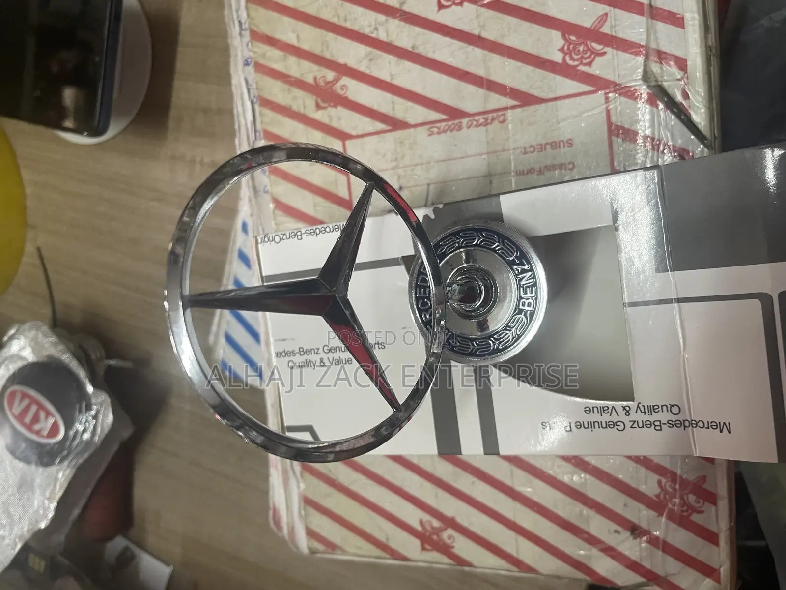 Mercedes Benz Bonnet Crown
