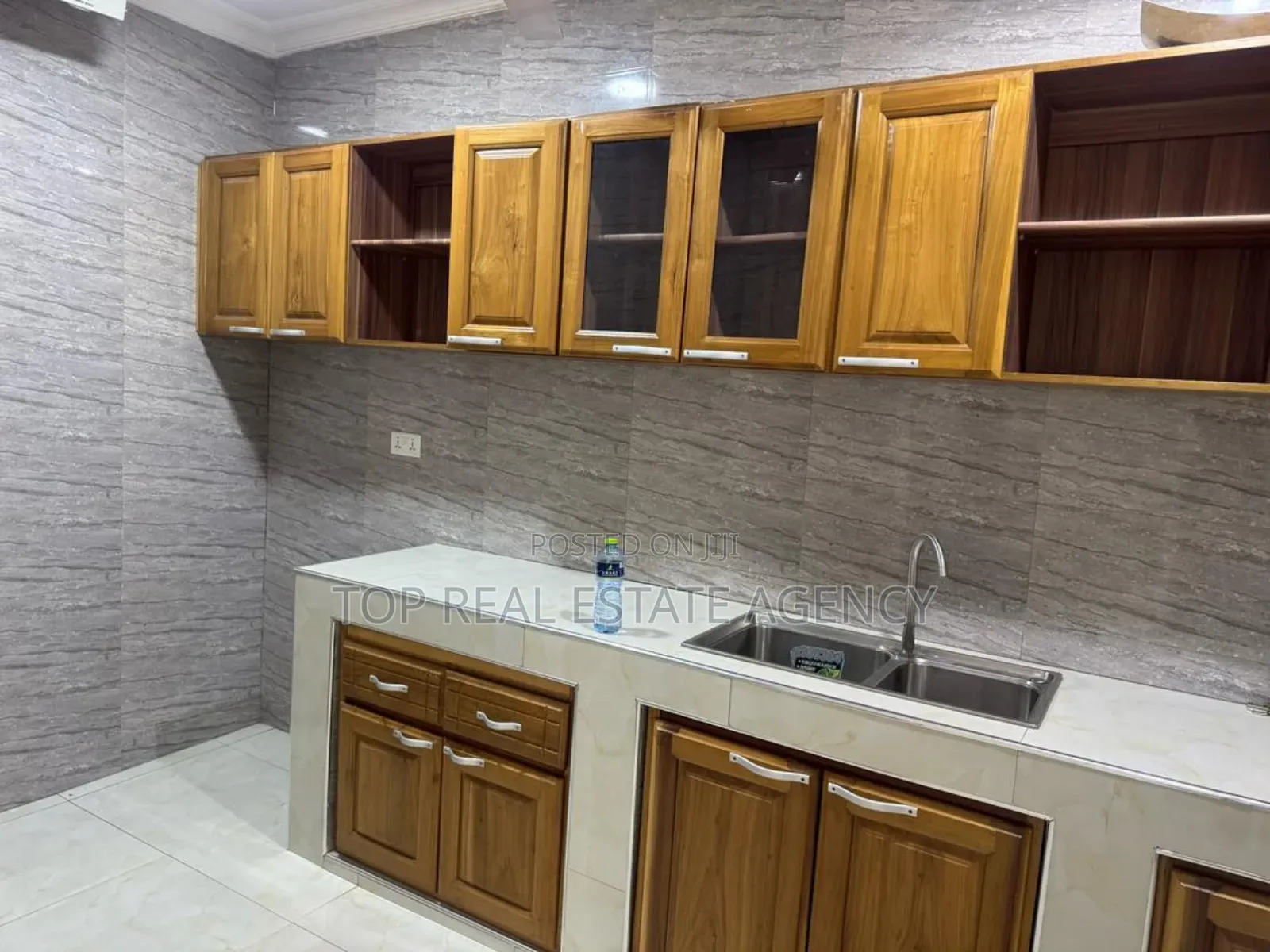 3bdrm Duplex in East Legon for rent
