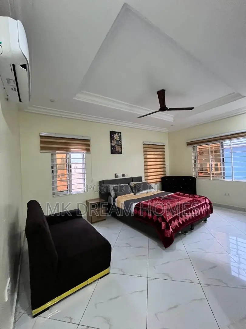 Furnished 2bdrm Apartment in School Junction for rent