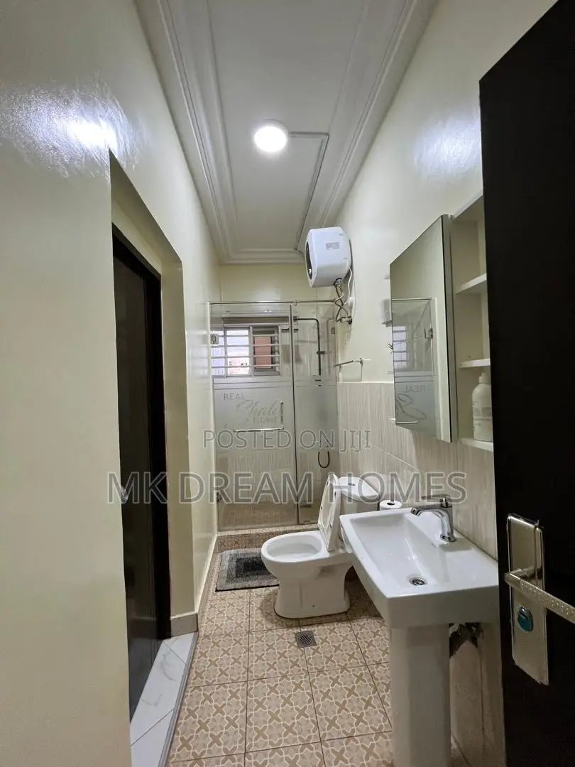 Furnished 2bdrm Apartment in School Junction for rent