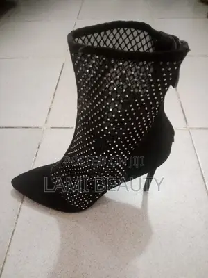 Black Mini Boat Stoney Design High Heel Shoes Size 39