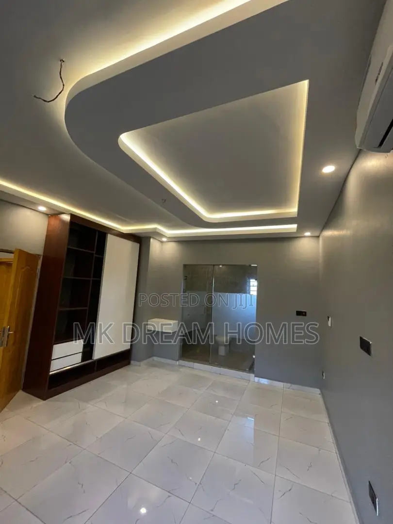 3bdrm House in Lake Side Estate for sale