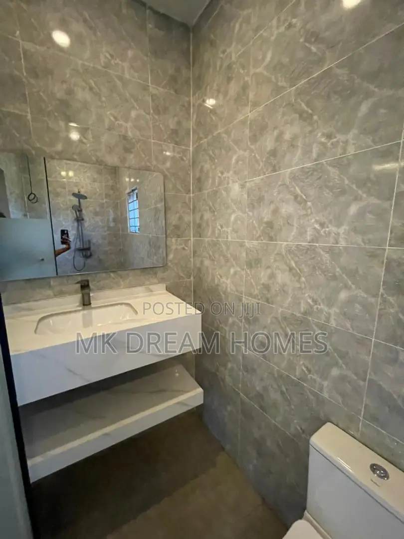 3bdrm House in Lake Side Estate for sale